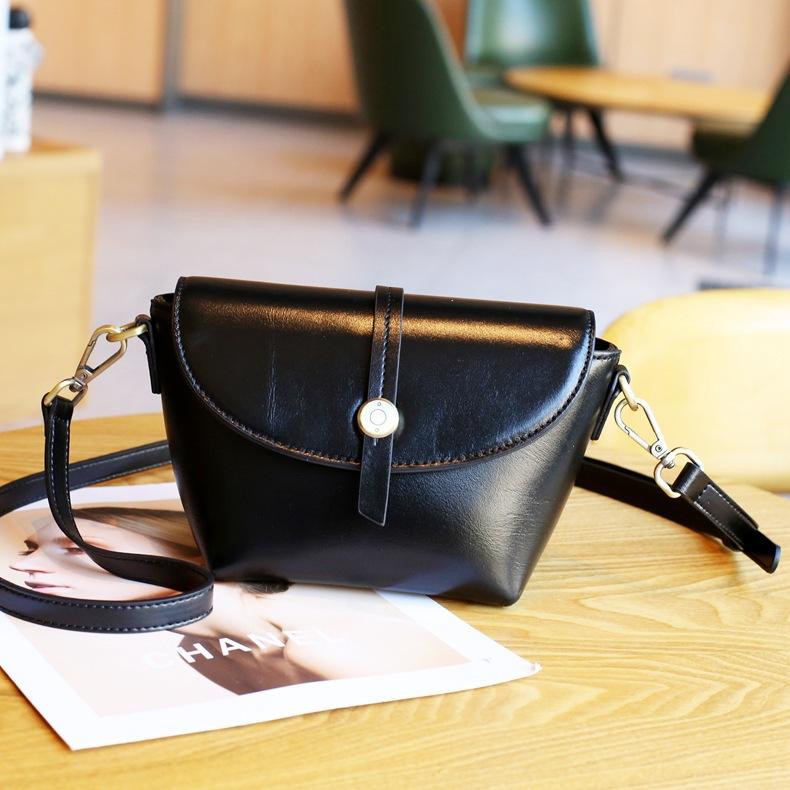 Unique and sophisticated genuine leather women's bag, vintage shell bag, top-layer cowhide small bag, vegetable-tanned leather crossbody shoulder bag