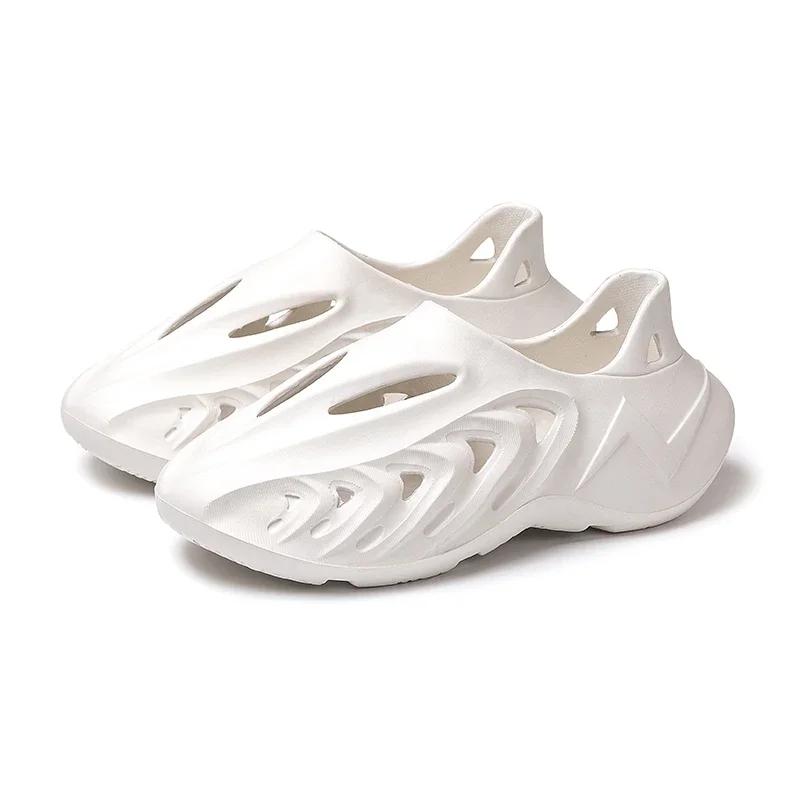 New Modelnew Eva Men Sandals Couple Soft Hollow Garden Shoes Women Designer Hole Slipper Sneakers Beach Water Shoes Slip On Foam Runner