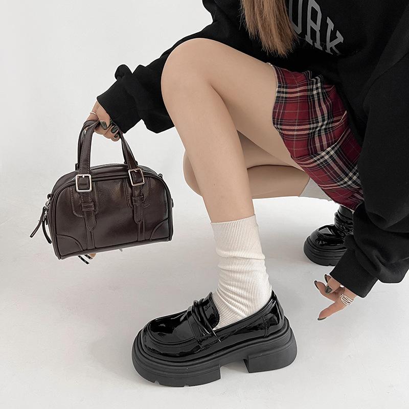 Французские универсальные туфли на высокой платформе из кожи женские новинка 2025 года осень-зима ретро британский стиль однопедальные мокасины