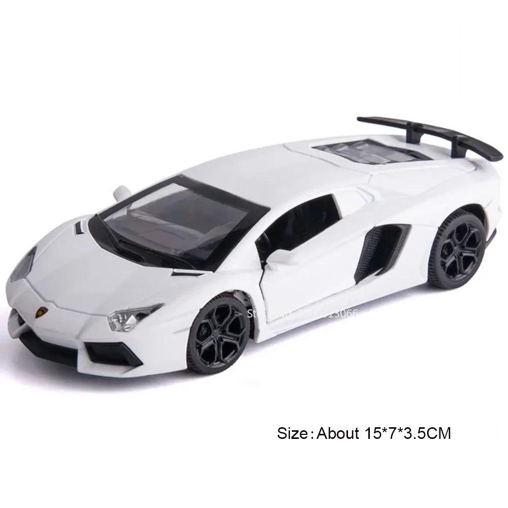 1:32 Lamborghini LP740 Игрушечные Полицейские Машинки Металлические Литые Модели со Светом и Звуком Машинки с Инерционным Механизмом Миниатюрные Транспортные Средства для Мальчиков Образовательные Игрушки