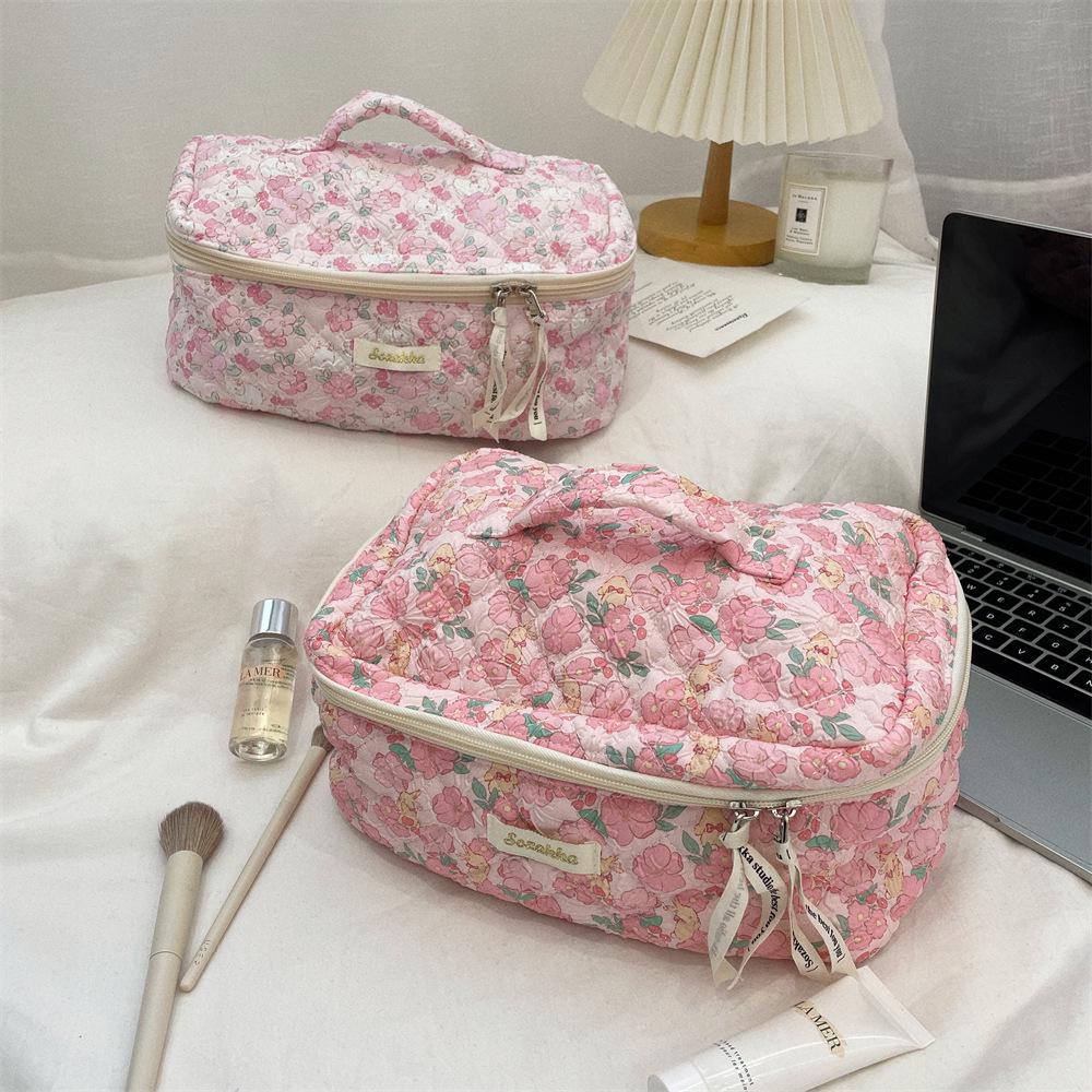 Large Capacity Cute Cartoon Cosmetic Travel Bag for Women