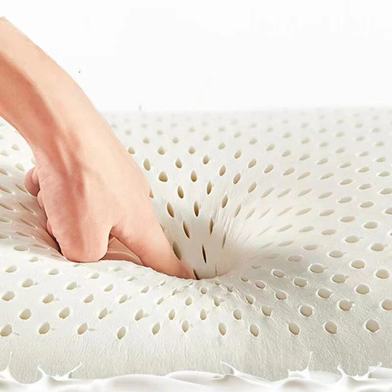 Breathable Latex Pillow Adult Rubber Pillow Core Ergonomic Outline Design Sleeping Aid Comfortable Soft Honeycomb Thailand Nat