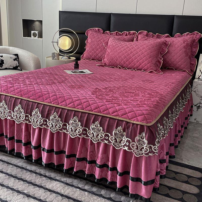 Кружевной стеганый комплект из трех предметов: юбка для кровати из хрустального бархата для тепла осенью и зимой, коралловое покрывало, утолщенное флисовое покрывало, защитный чехол, постельное белье