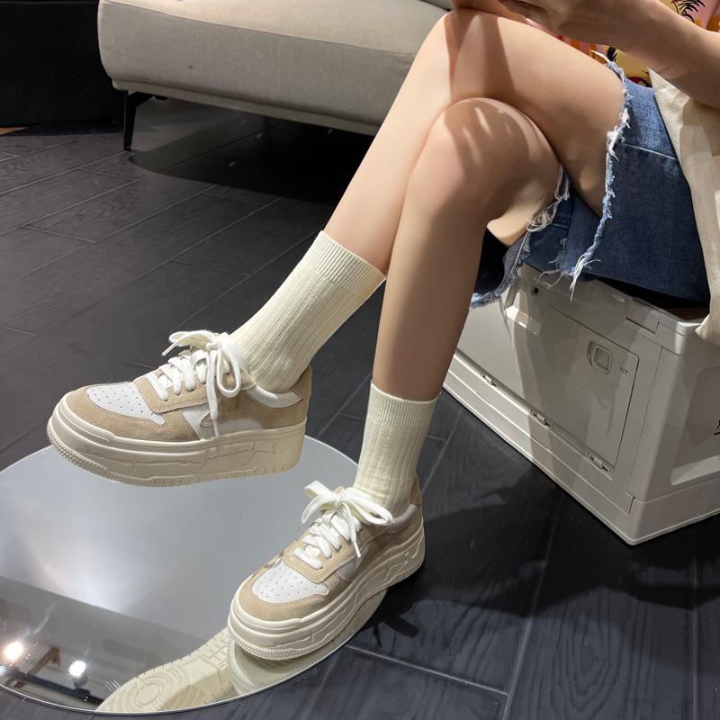 Женская повседневная обувь в черно-белых тонах, универсальная обувь для сноуборда, женская белая обувь, увеличивающая рост, толстая подошва, немецкие кроссовки