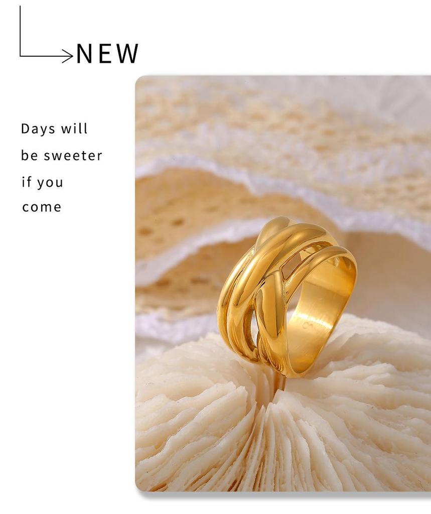 Геометрическое многослойное кольцо из титановой стали с позолотой 18 карат