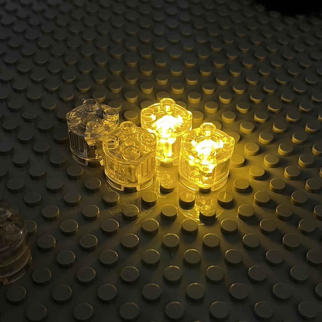 Новые 1/2/5 шт. Moc 8 цветов 2x2 Точечные светодиодные огни с батарейками Аксессуары Классический Кирпич Образовательные Светящиеся Строительные Блоки Дети