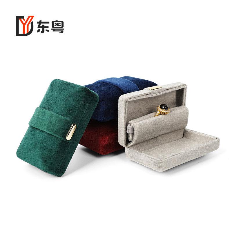 Velvet portable jewelry box, jewelry storage box, ring pendant, jewelry bag, storage bag, earrings, and stud case