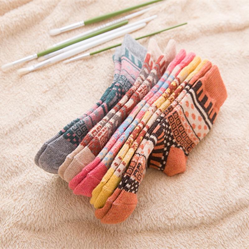 Winter Fashion Special Ethnic Style Thick Woolen Socks Retro Thickened Warm Rabbit Wool Socks for Women Polka Dot Ethnic Style Cashmere Socks