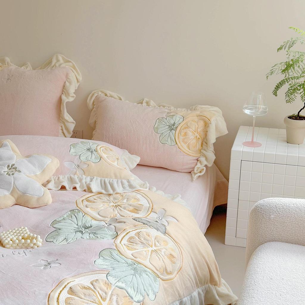 2025 Милый Лимонно-Молочный Бархатный Зимний Толстый Плюшевый Коралловый Флис Четырехкомпонентный Комплект Пододеяльника