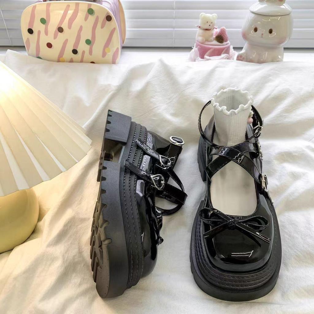 Британский стиль с юбкой универсальные туфли-одинарки женские 2025 весна и лето новые милые и крутые туфли Мэри Джейн на платформе маленькие кожаные туфли женские