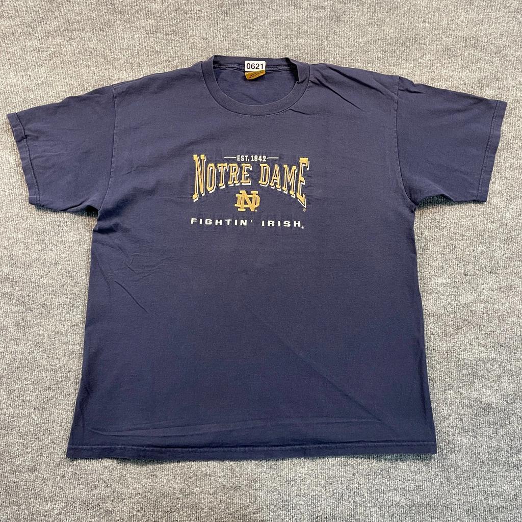 Винтажная футболка 90-х Nutmeg Notre-Dame Fighting Irish XL 24x29 Spellout США