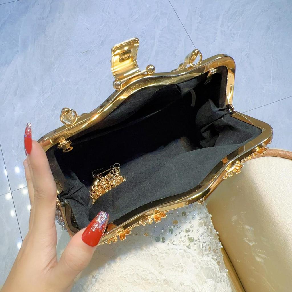 Роскошная вечерняя сумочка со стразами - сумка-чеонгсам с бриллиантовой цепочкой