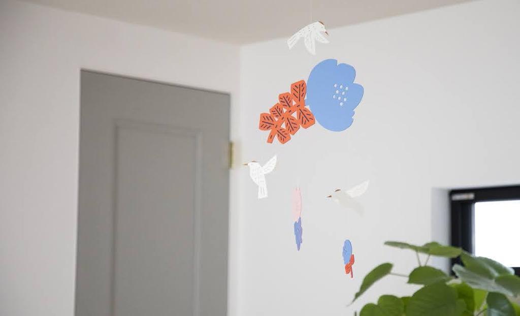 Mobile "Flowers and Hummingbird" Adult Interior W30cm x H53cm Mobile Brand Born in Japan