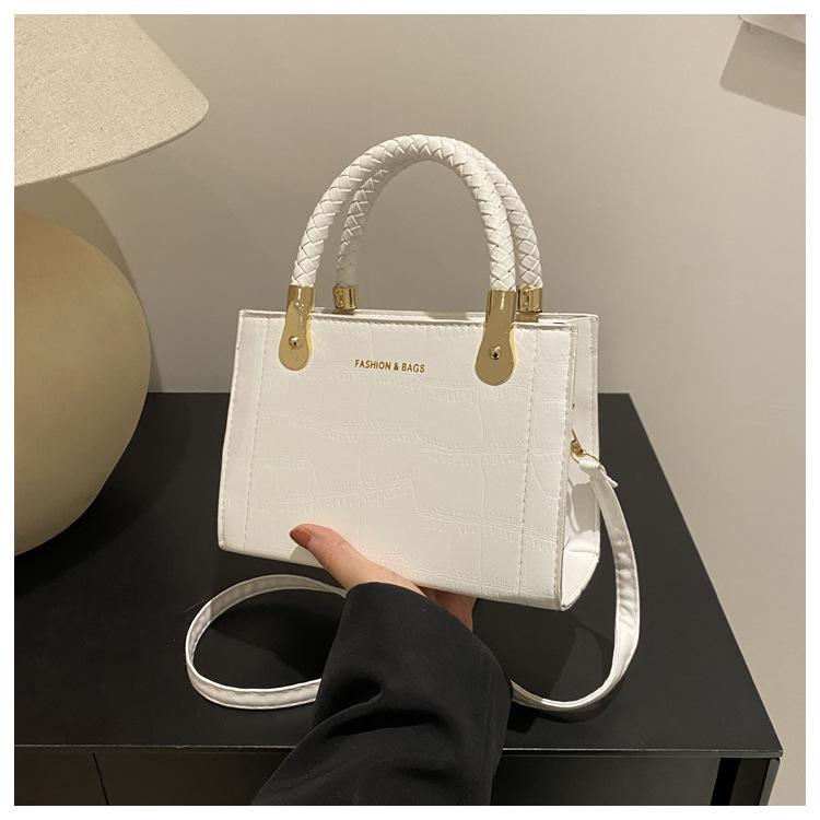 Маленькая сумка для женщин. Новые модные и стильные сумки высокого класса. Модная универсальная сумка через плечо на одно плечо.