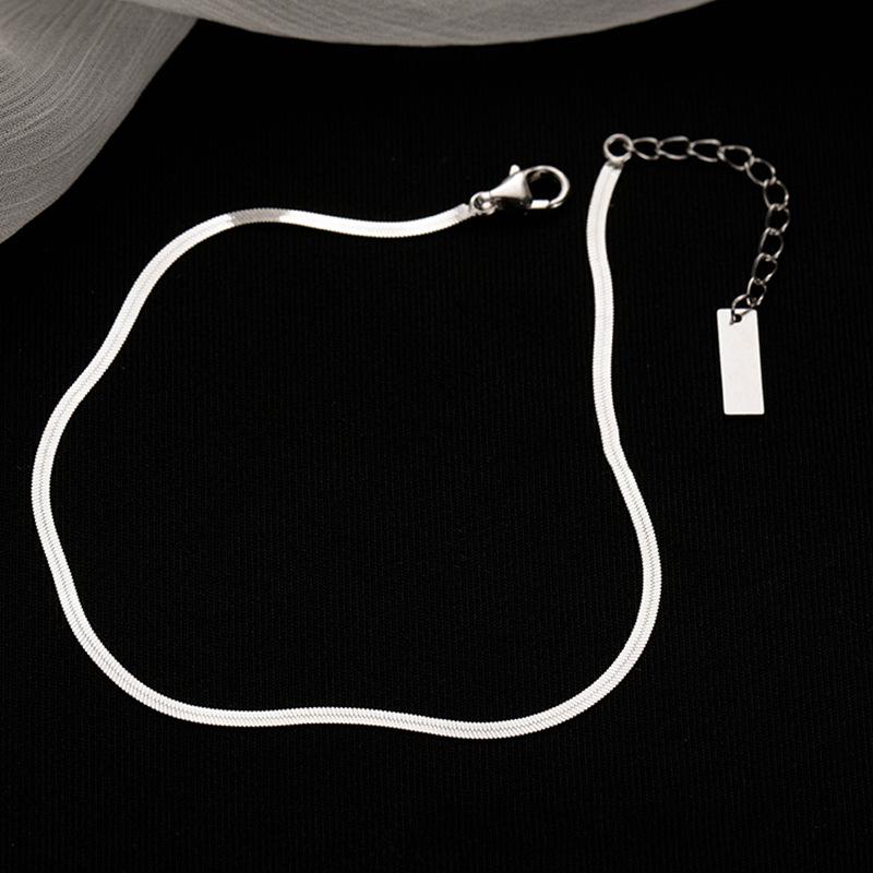 Летний браслет на щиколотку 2024 года из змеиной кости: Модный, простой, шикарный и экзотический аксессуар для ног для женщин