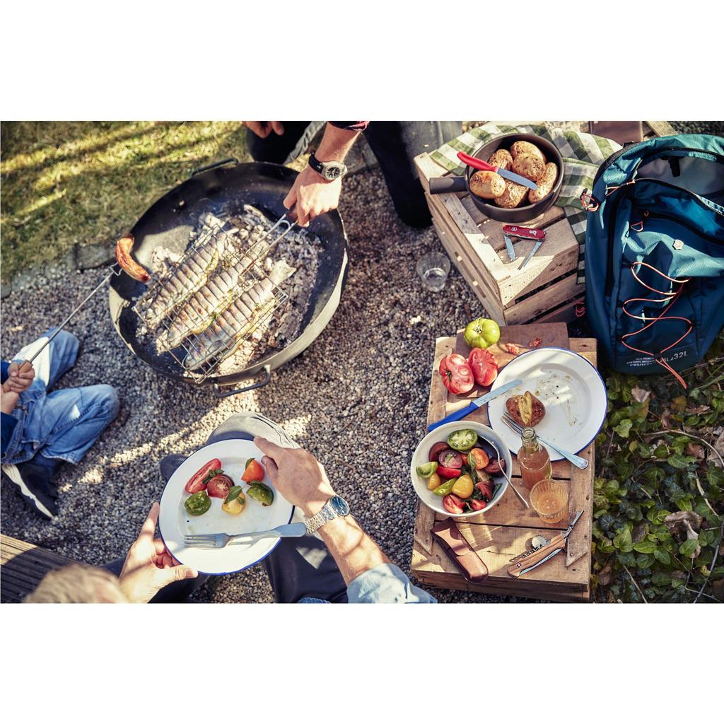 Многофункциональные ножницы и весы VICTORINOX Fisherman Swiss Army включают в себя швейцарское производство с 18 функциями ножа, ножа для рыбалки, для отдыха на природе, овощечистки,