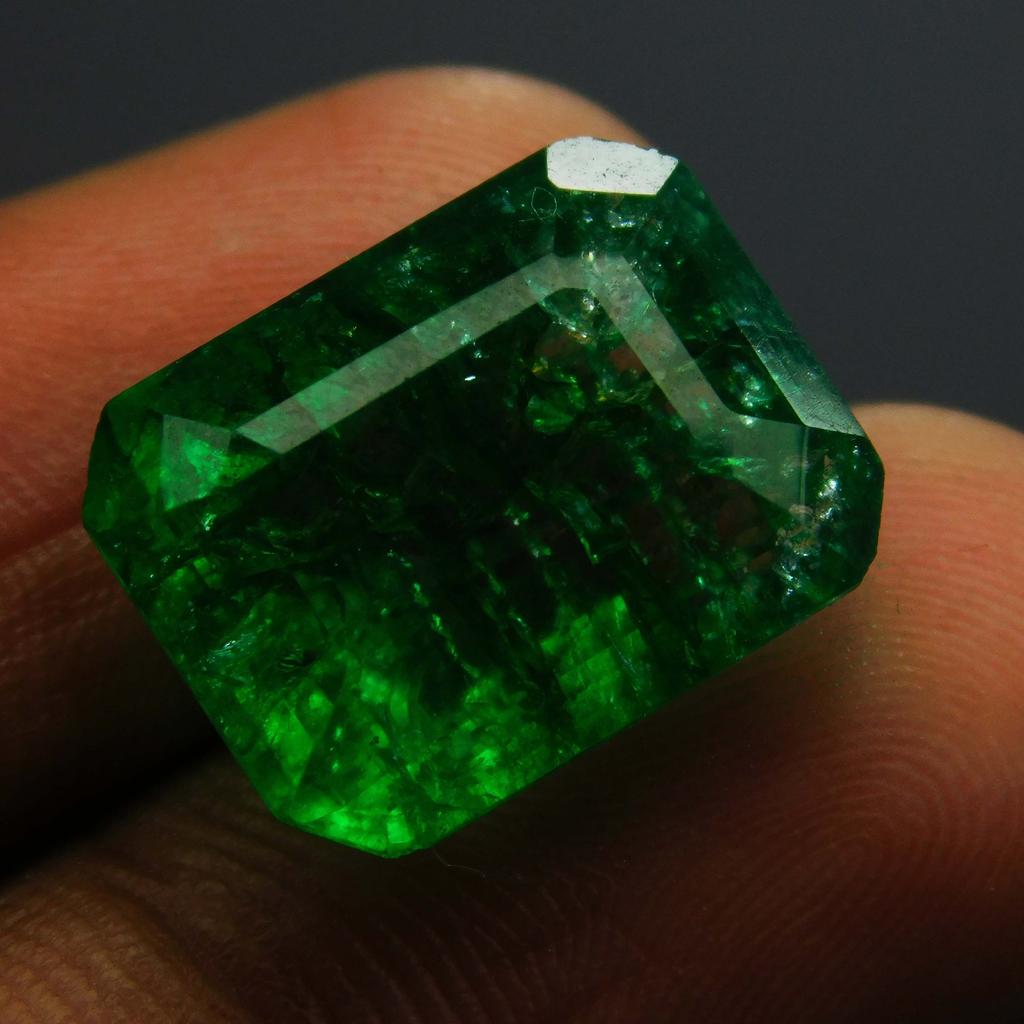 10 Carat Natural Colombian Emerald Green CERTIFIED Loose Gemstone Emerald Cut A-3518a