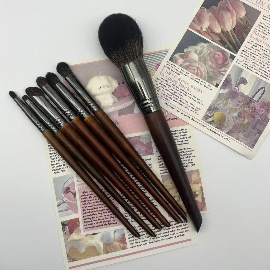 7-Piece Animal Hair Makeup Brush Set: Powder, Blush, Foundation Tools for Beginners