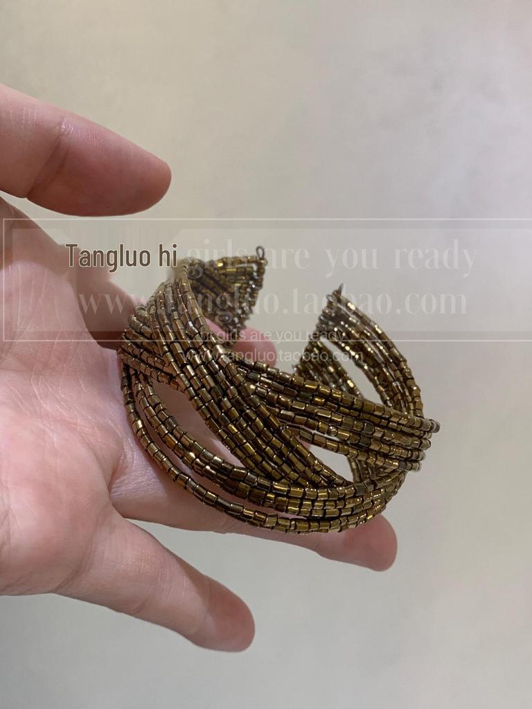 Европейский и американский геометрический многослойный открытый браслет: Винтажный преувеличенный браслет с инкрустацией бриллиантами, легкая роскошь для женщин