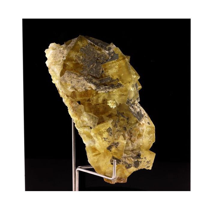 Pierres et Minéraux. Fluorite. 1094.0 ct. Peyrebrune mine, Tarn, France.