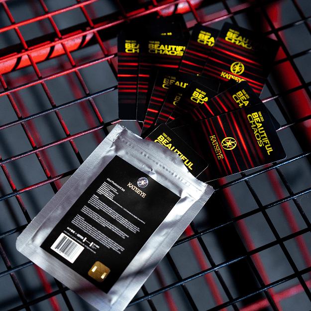 Предзаказ мини-фотокарточки KATSEYE THE BEAUTIFUL CHAOS TOUR