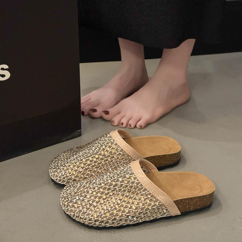 Шлепанцы с полым носком женские 2025 новая мода универсальные полностью в бриллиантах на плоской подошве крутые шлепанцы летние прохладные ленивые шлепанцы