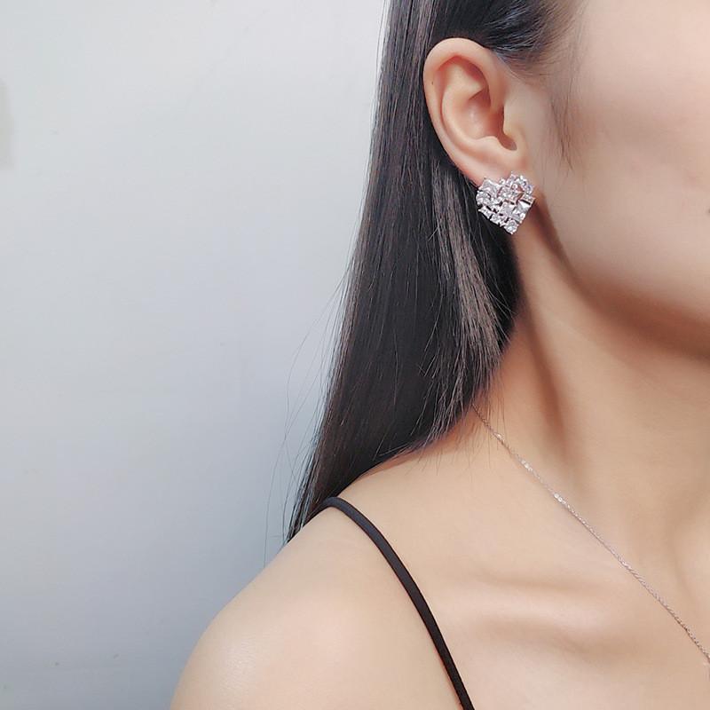 CC Heart Stud Earrings For Women 925 Silver Needle White Zirconia Wedding Fine Jewelry Romantic Bridal Accessory CCE739