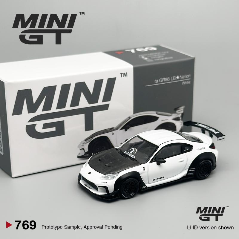 RE33MINIGT 1:64 Toyota GR86 LBNation White Alloy Car Model 769