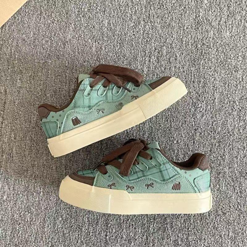 Retro Casual Board Shoes Women's Autumn New Platform Sports Little White Shoes Versatile Niche Bread Shoes