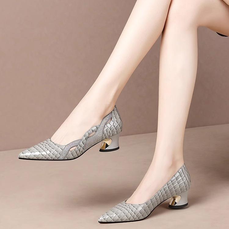 Туфли на грубом каблуке, женственные, лакированные, кожаные туфли, мягкая кожа, острый каблук, женские туфли, большой размер