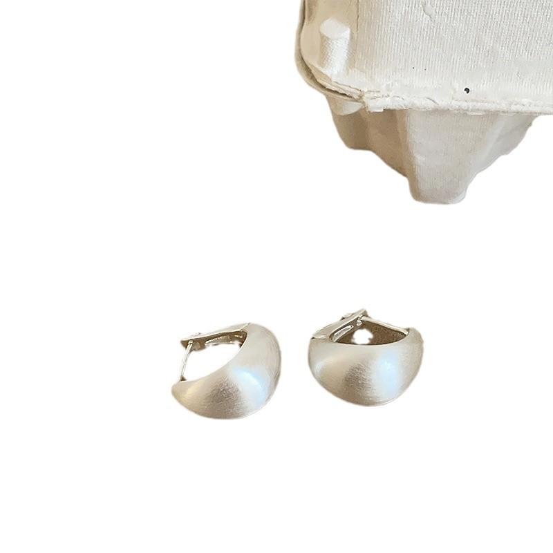 Простые и высококачественные пряжки из матового металла, уникальная женская индивидуальность, изысканная мода, тренд для поездок на работу, универсальные серьги, серьги