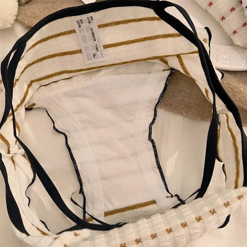 Japanese Striped Hollow Underwear for Girls Pure Cotton Cotton Crotch Antibacterial Autumn and Winter Sexy Triangle Underwear