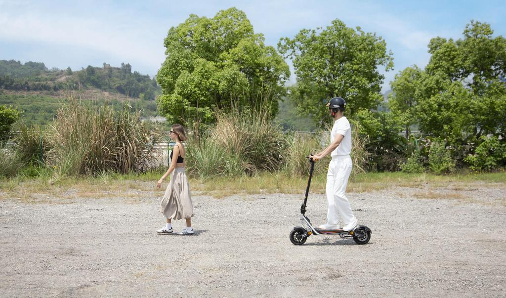 KuKirin A1 800W E-Scooter, High Speed 45km/h, 3 Speed Modes, Cruise Control, LED Display, Foldable Frame, Strong Steel Material