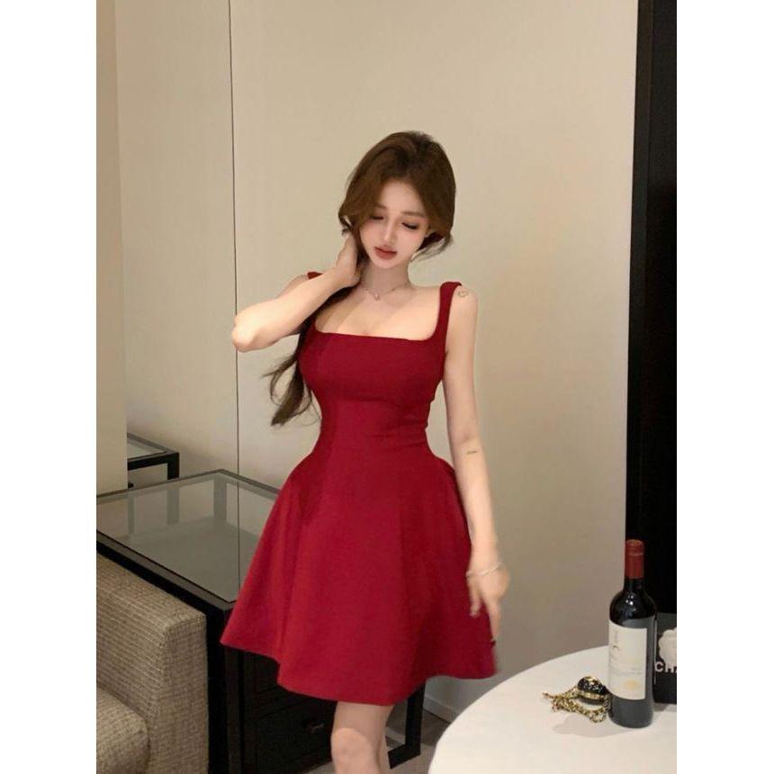 French skirt suspender dress women's new summer pure desire wind sexy waist thin temperament red short dress