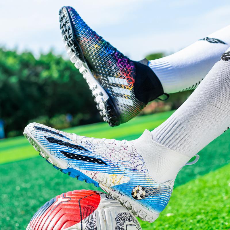 Футбольные бутсы 2025 года с высоким верхом для мальчиков и детей с шипами и шипами, соревновательные тренировочные бутсы для молодежи и студентов для искусственного газона