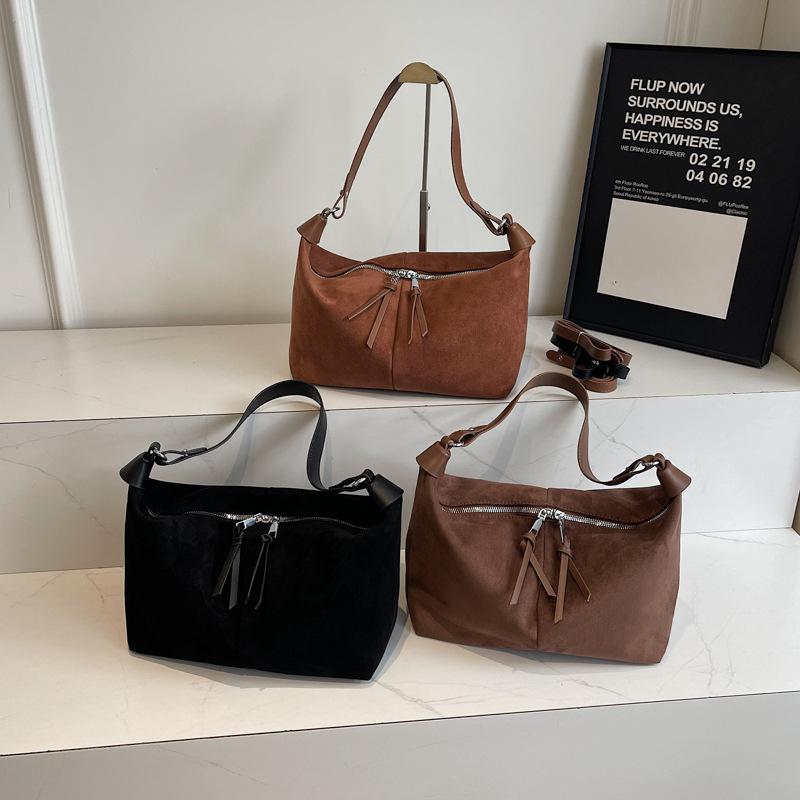 Retro simple solid color temperament shoulder bag women's 2026 autumn new large-capacity casual versatile messenger bag