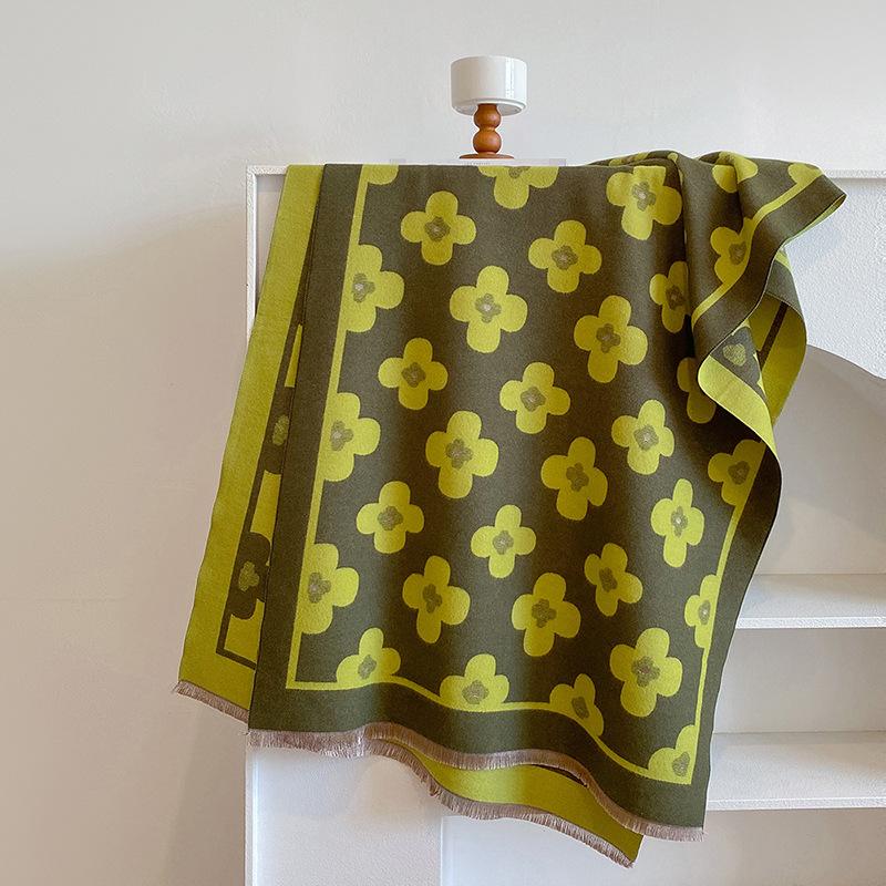 Luxurious Camellia Flower Jacquard Scarf - Soft Imitation Cashmere, Fashion-Forward Wrap - Warm, Cozy & Trendy for Autumn Winter