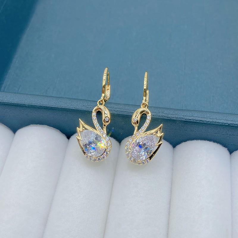 Новые серьги из серебра S925 с витым бриллиантом и жемчугом - Элегантный и универсальный дизайн для женщин