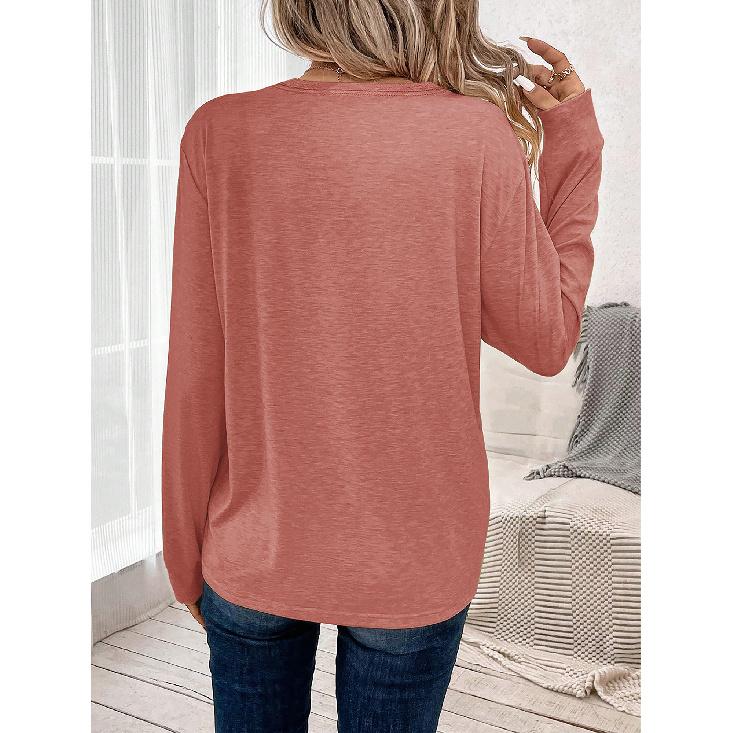 Women's casual sports long-sleeve shirt with mountain landscape print, round badge, and handwritten slogan Adventure awaits Let's go find