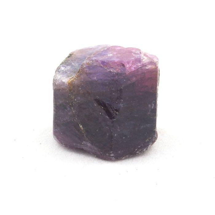 Pierres et Minéraux. Rubis. 18.20 ct. Ampanihy District, Atsimo-Andrefana, Madagascar.