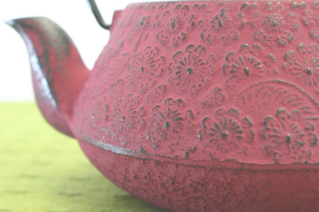 Чайник Намбу Текки Яэ но Сакура литр 0,5 Т-63