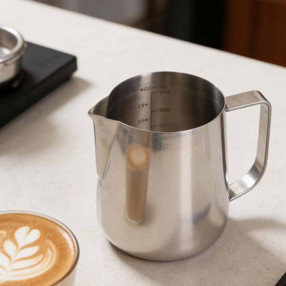 Anti-Drip Spout Milk Frothing Pitcher Coffee Steaming Pitcher  For Hot Chocolate