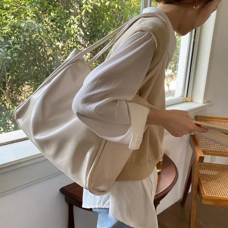 Portable Texture Tote Bag for Women Shoulder Underarm Bag, Commuting Bag, Large Capacity, Niche Design, Winter Autumn Handbags