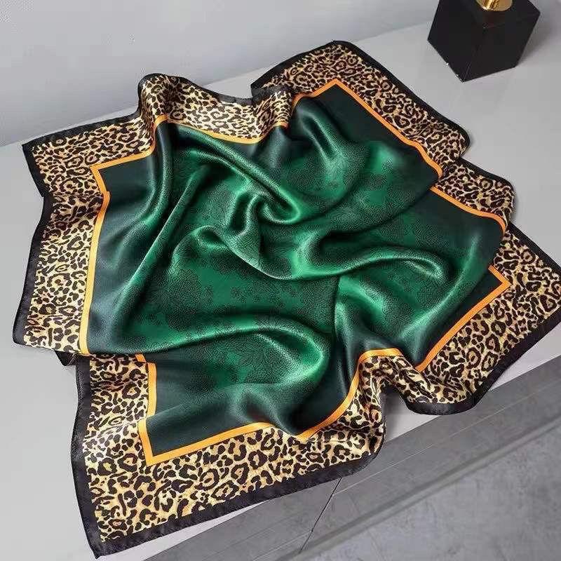 Temperament Silk Scarf Women, New Silk Scarf Thin Section, 90cm Fashion Jacquard Green Leopard Print Shawl Silk Scarf