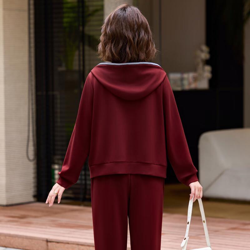 Женский омолаживающий спортивный костюм-двойка