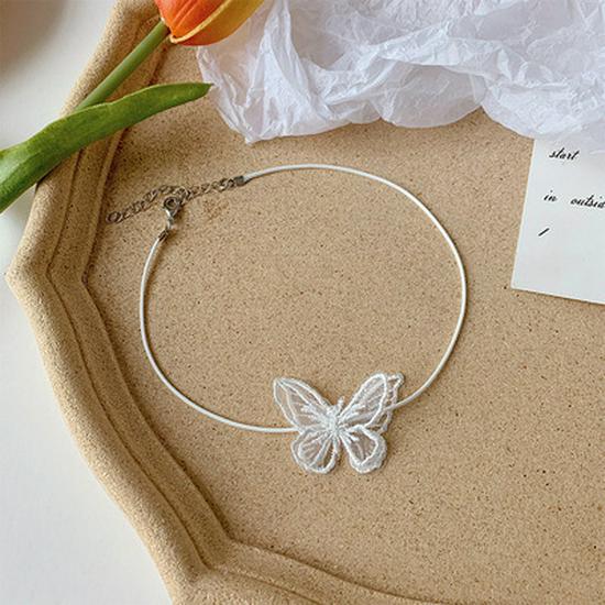 Женское ожерелье-бабочка на ключицу - короткая черная цепочка-чокер с нишей, дизайн «Сказка»