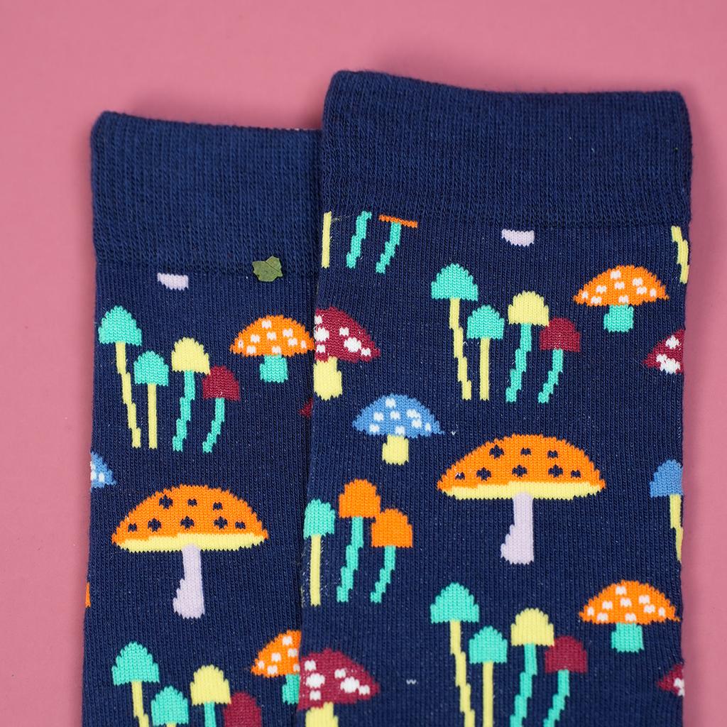 1 Pair  Diverse Colorful Mushrooms Breathable Mid Tube Men's and Women's Socks Suit In All Seasons For Daily