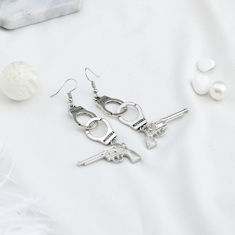 Серьги-подвески в стиле готического панка, наручники/пистолет, старинные посеребренные револьверные серьги в стиле вестерн, ковбойские висячие серьги для женщин