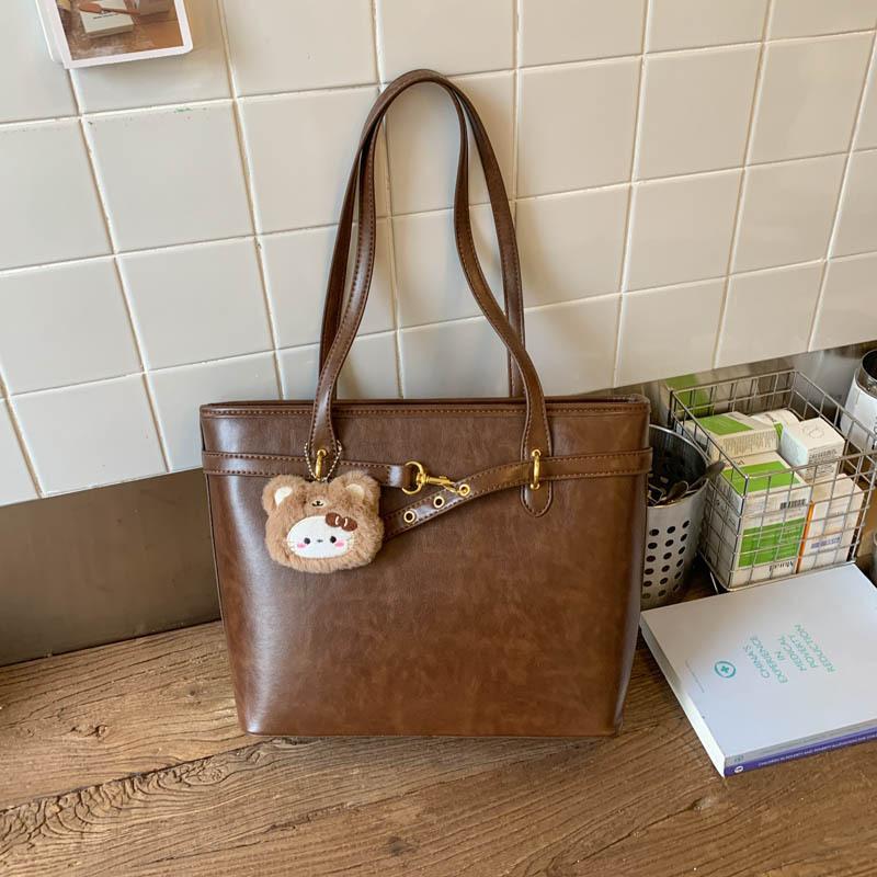 Вместительная ретро-сумка женская осень-зима 2025 новая простая и универсальная на плечо подмышку повседневная сумка-тоут для поездок