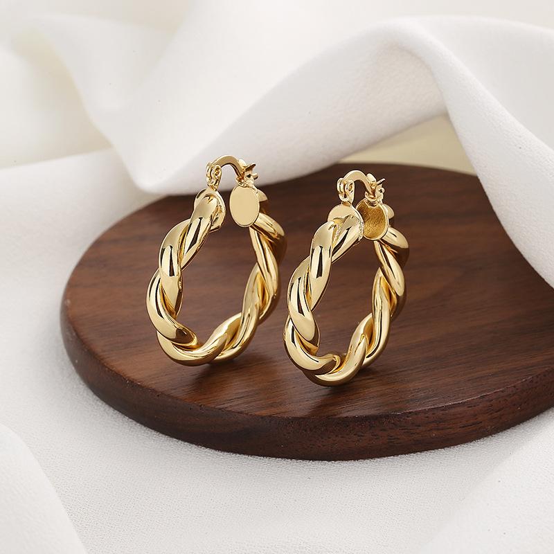 Fashionable Earrings and Ear Buckles Geometric Twists and Simple Temperament Versatile Circle Earrings